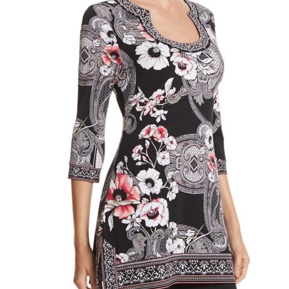 White House Black Market || Horseshoe Neckline Print Tunic - Picture 3 of 17